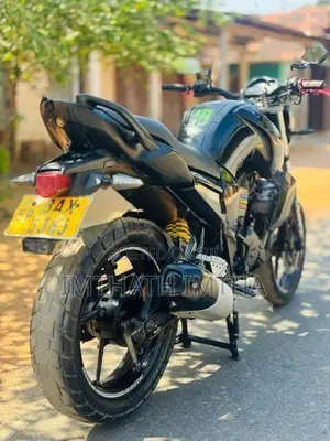 Yamaha FZ 2013