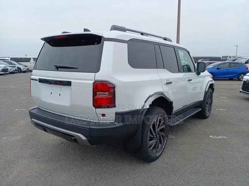 Toyota Land Cruiser Prado 250 VX 2025