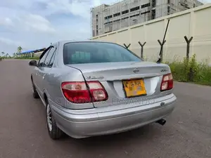 Nissan N 16 CAR 2000