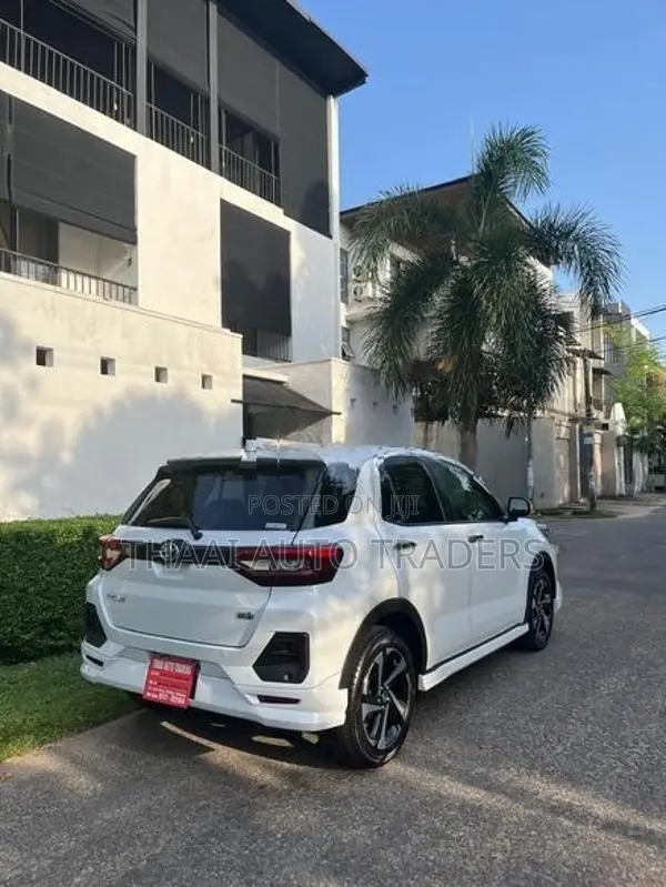 Toyota Raize Z Hybrid BSM 2026