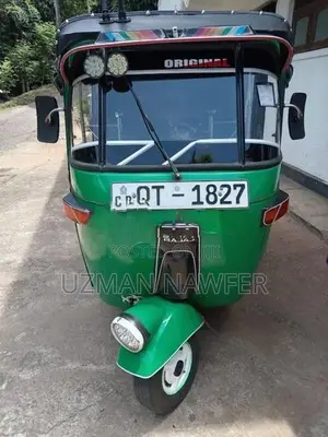 Bajaj RE 2019