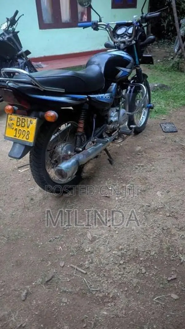 Bajaj CT100 2014