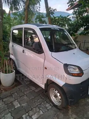 Bajaj Qute 2017