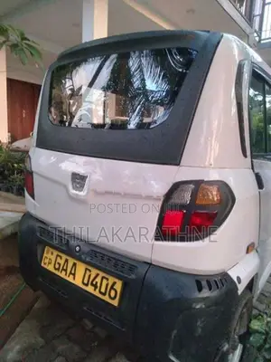 Bajaj Qute 2017