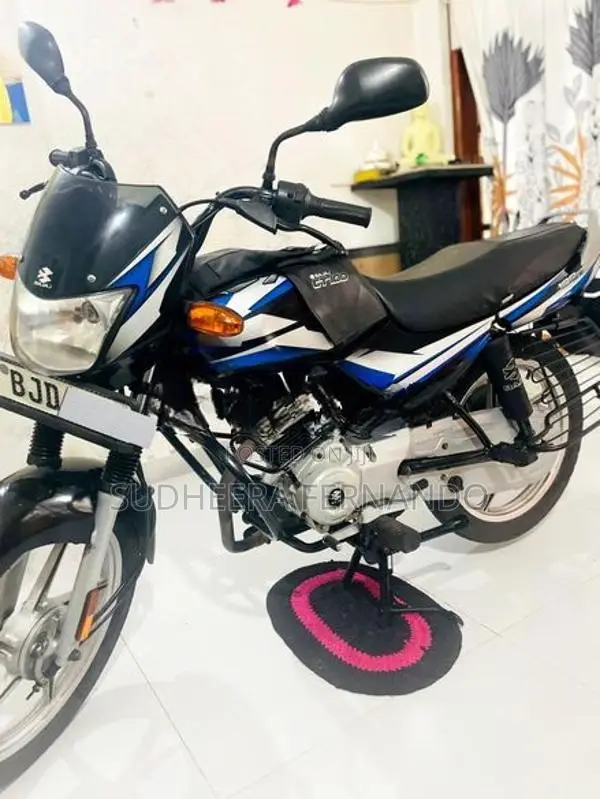Bajaj CT100 ES 2023