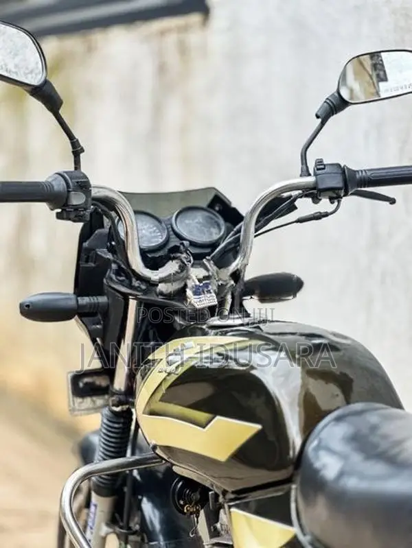 Bajaj CT100 2006