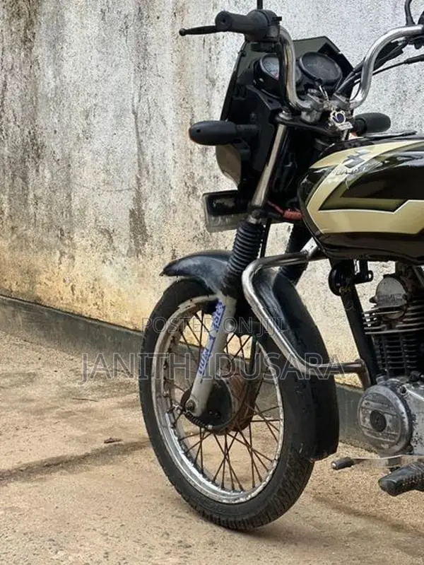 Bajaj CT100 2006