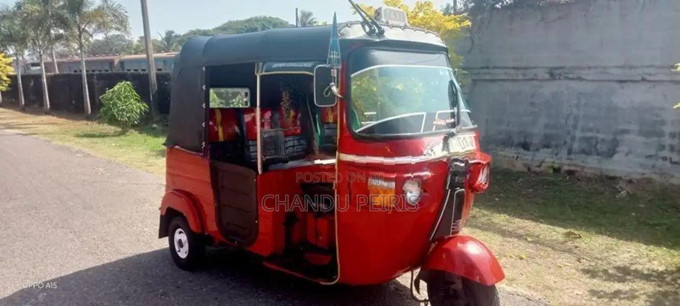 Bajaj RE 2011