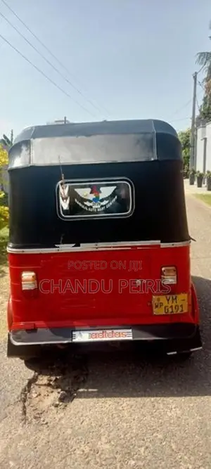 Bajaj RE 2011