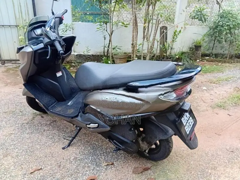 Suzuki Burgman 125 2025