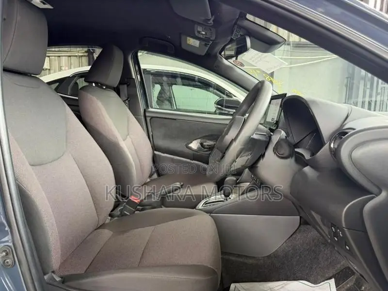 Toyota Yaris G Led 4way BSM 2024