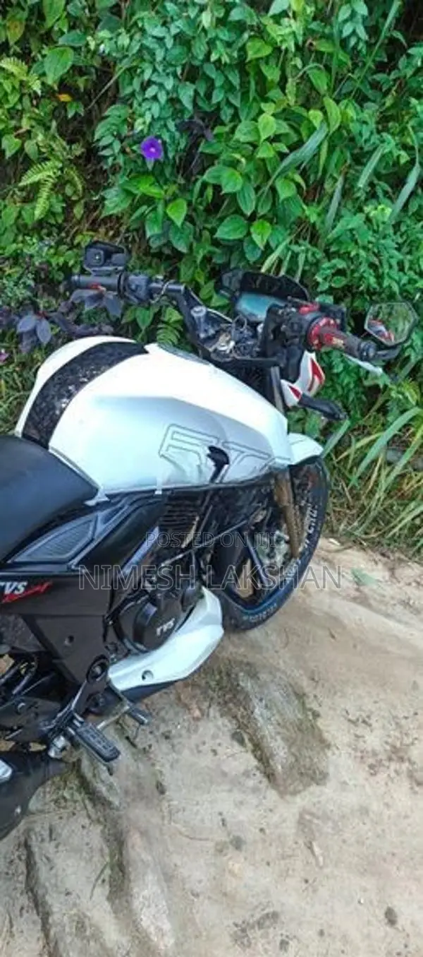 TVS Apache 2017