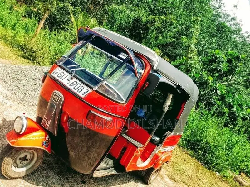 Bajaj RE 2002