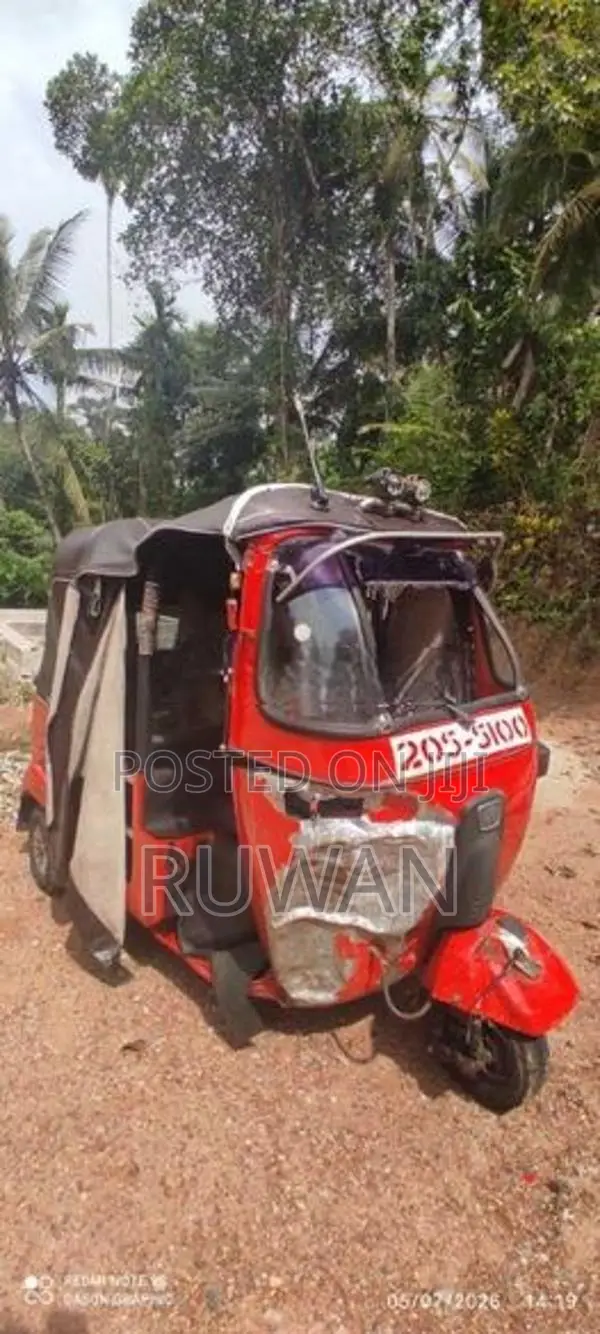 Bajaj RE 1999