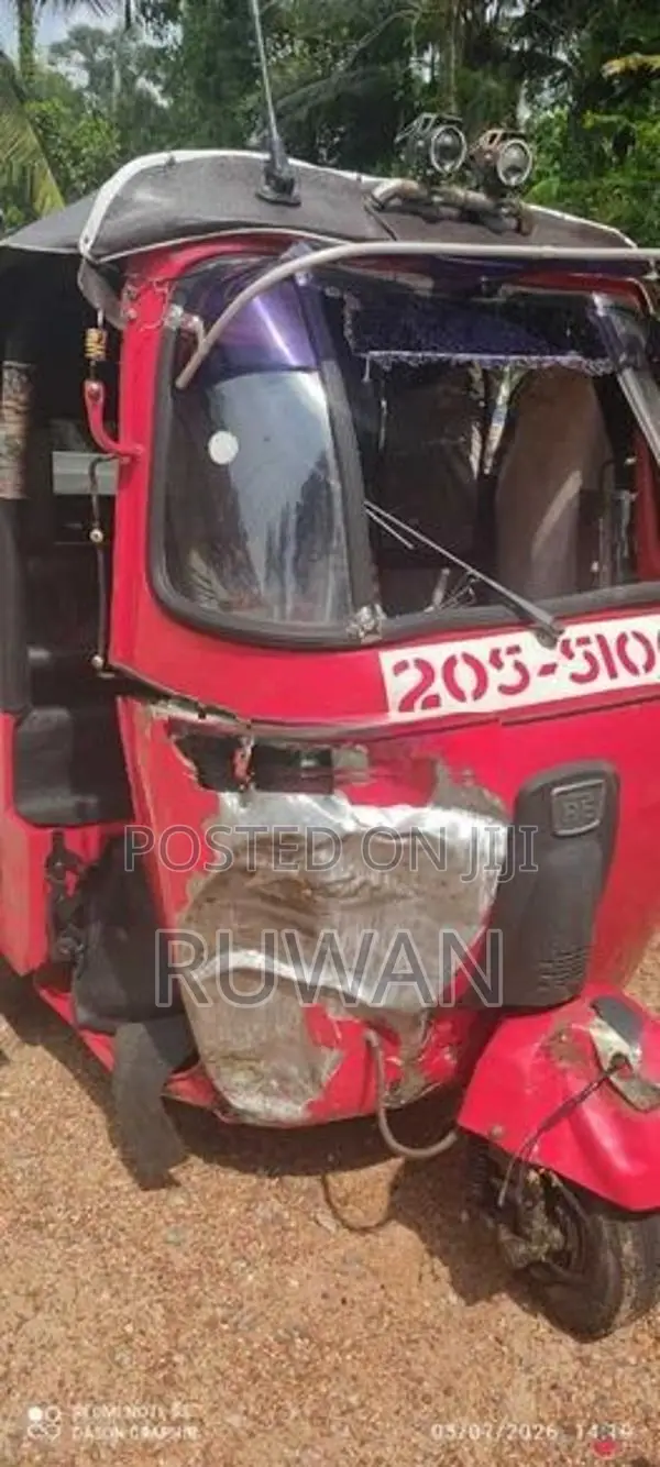 Bajaj RE 1999