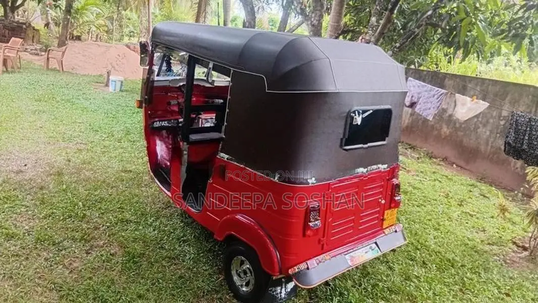 Bajaj RE 2006