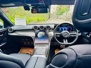 Mercedes Benz C200 AMG Line Premium+ 2023