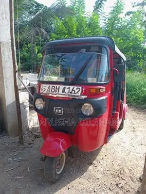 Bajaj RE 2017