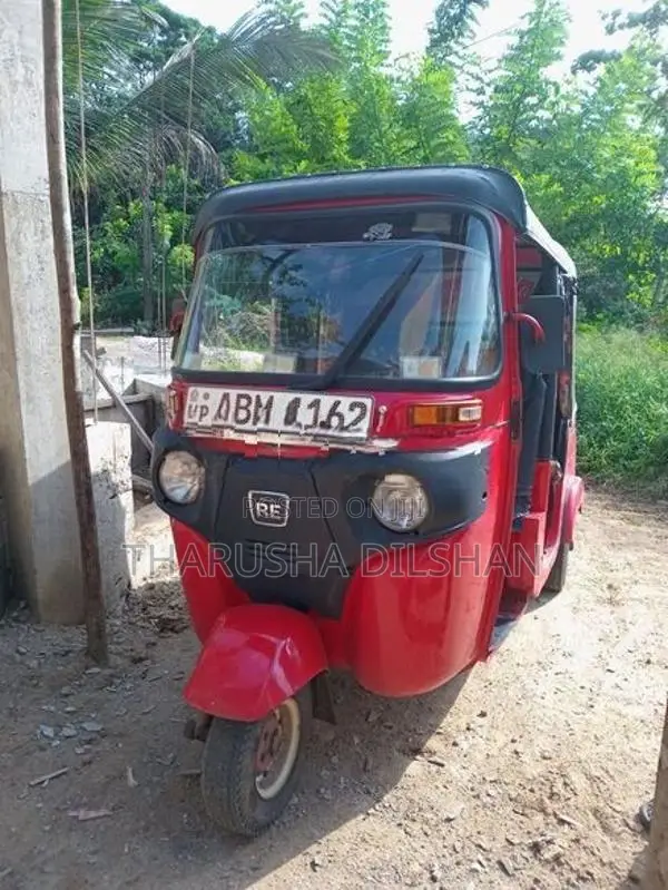 Bajaj RE 2017