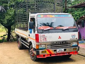 Mitsubishi Canter 1989