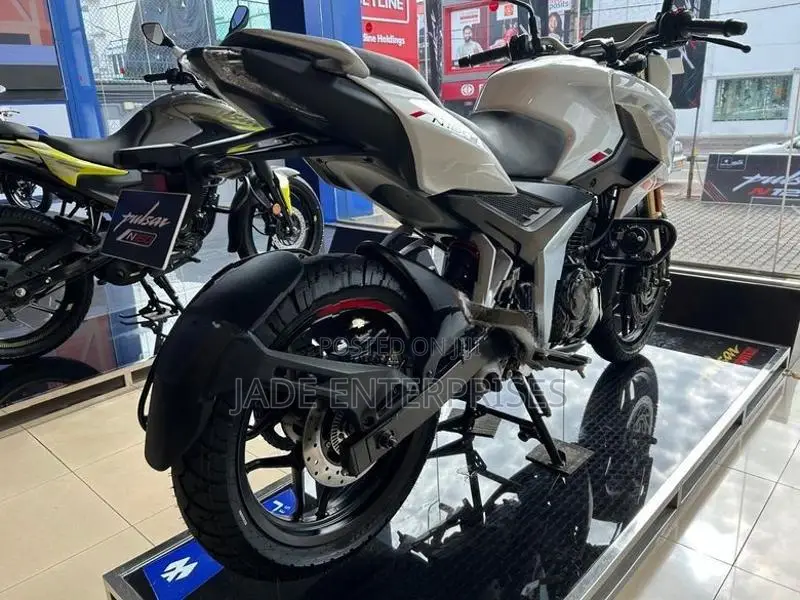 Bajaj Pulsar N160 Premium 2026