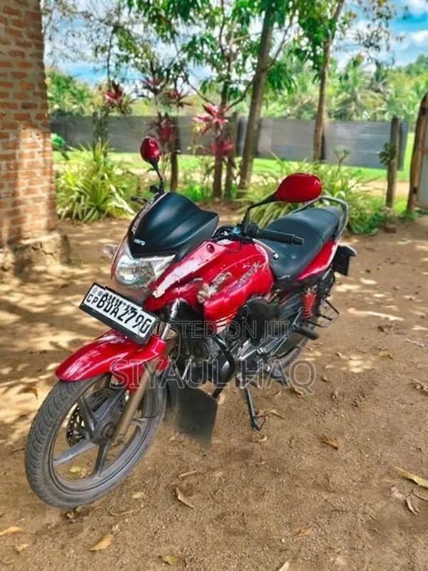 Hero Hunk 160R 2016