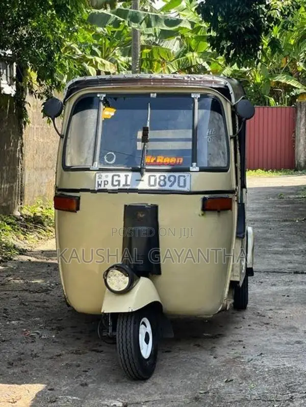 Bajaj RE 2001