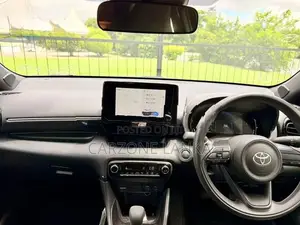 Toyota Yaris G 2024
