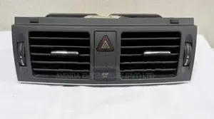 Dashboard Centre Air Vent Grill / Nozzle
