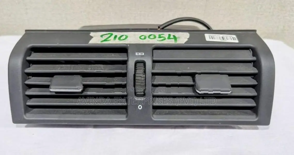 Center Dash Air Vent / Grill Assembly
