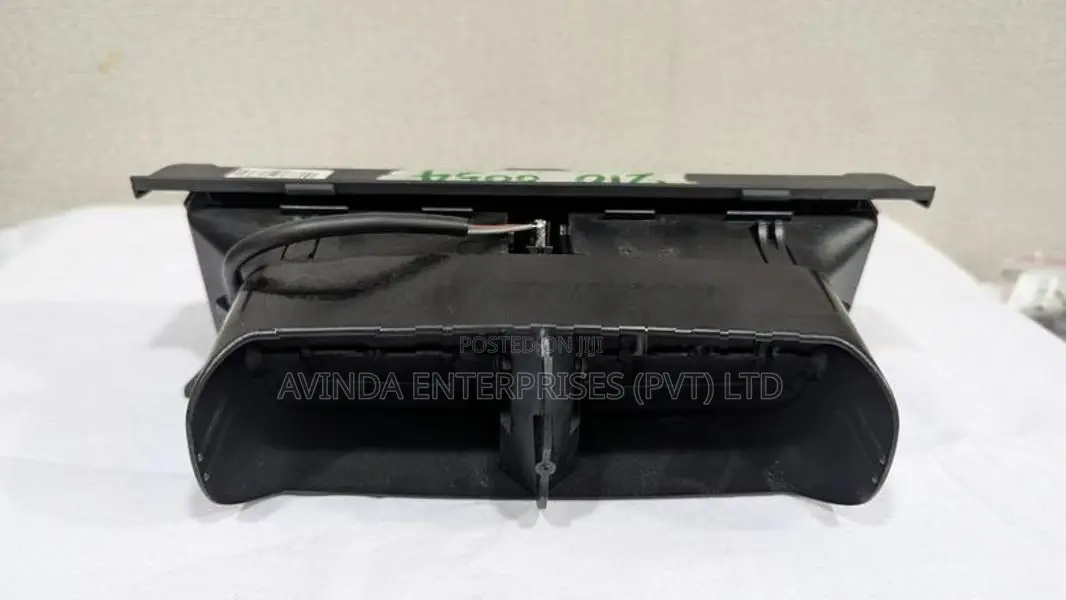 Center Dash Air Vent / Grill Assembly