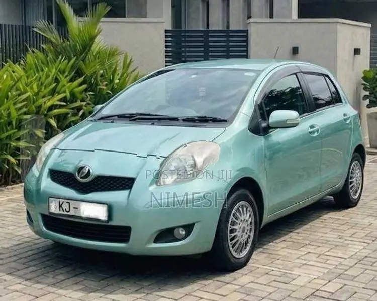 Toyota Vitz SCP90 2009