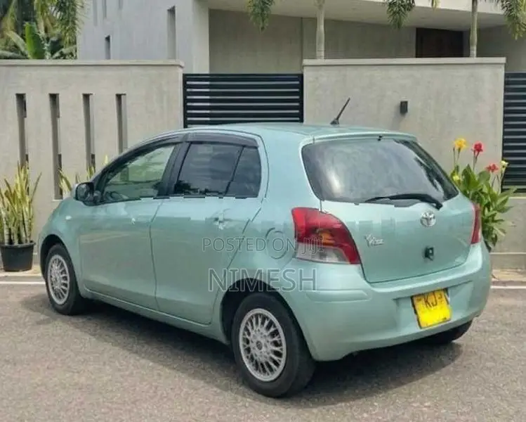 Toyota Vitz SCP90 2009