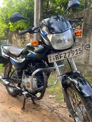 Bajaj CT100 2017