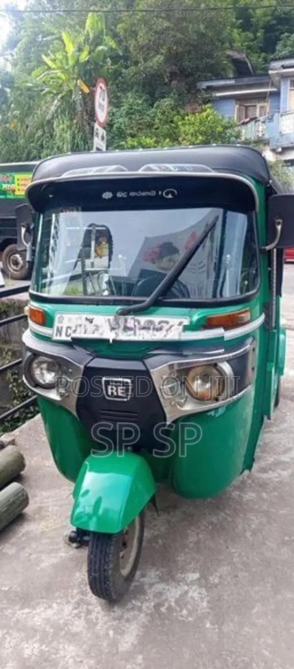 Bajaj RE 2018