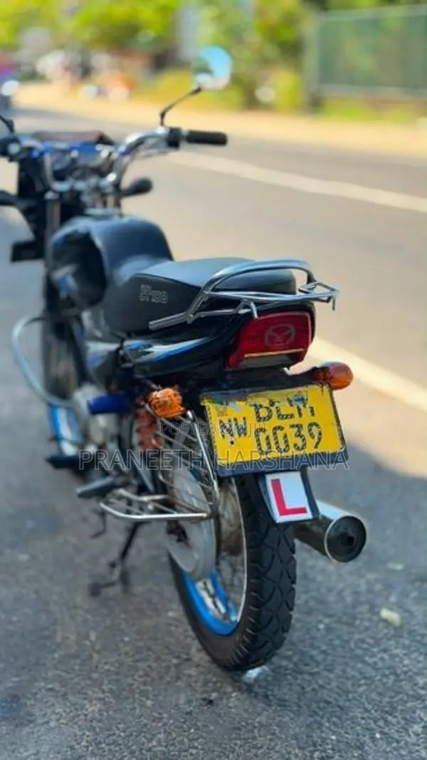 Bajaj CT100 2016