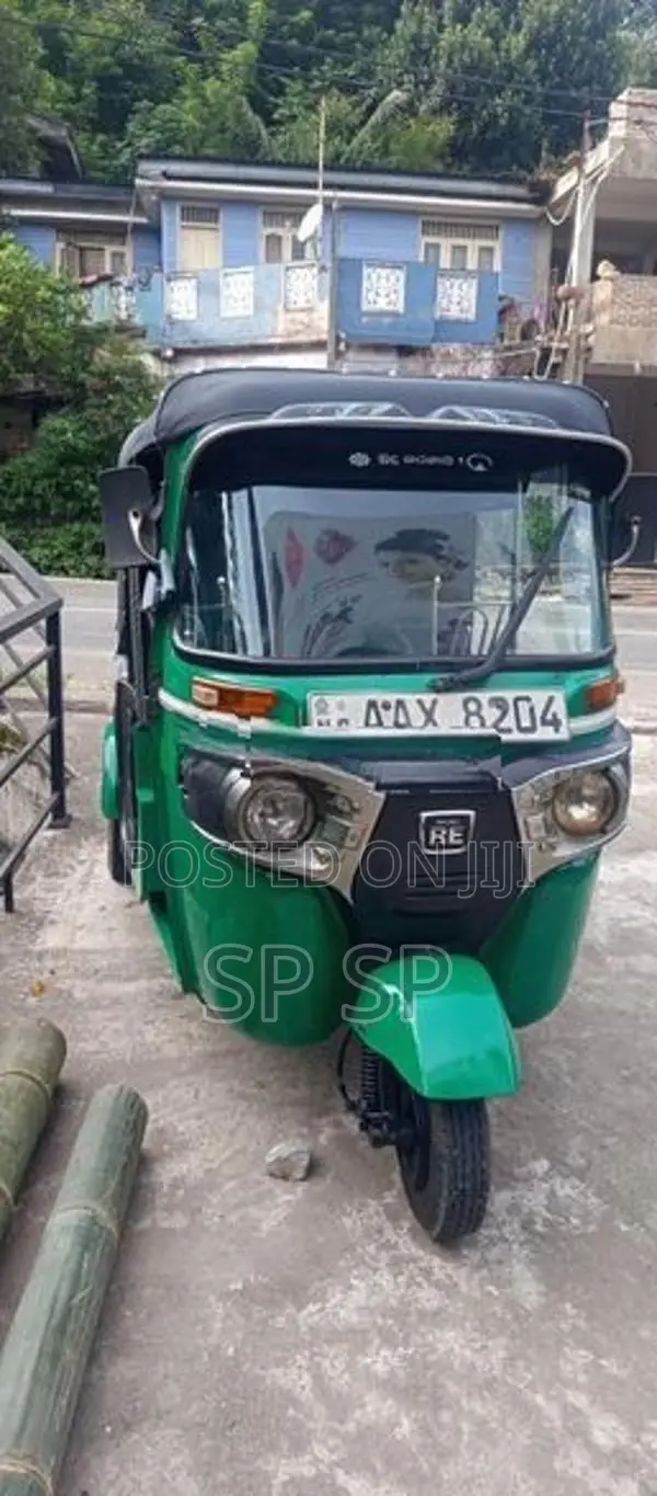 Bajaj RE 2018