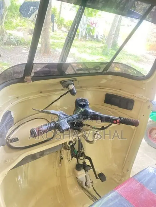 Bajaj RE 1995