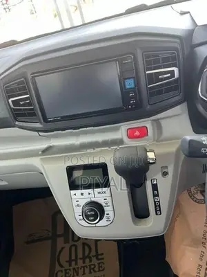 Daihatsu Mira E S 2025
