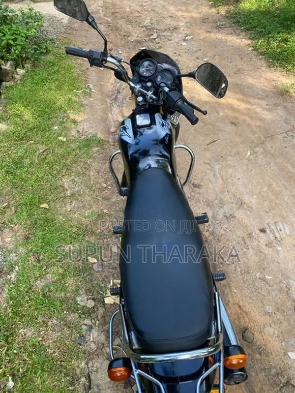 Bajaj CT100 2017