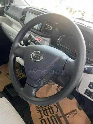 Daihatsu Mira E S 2025