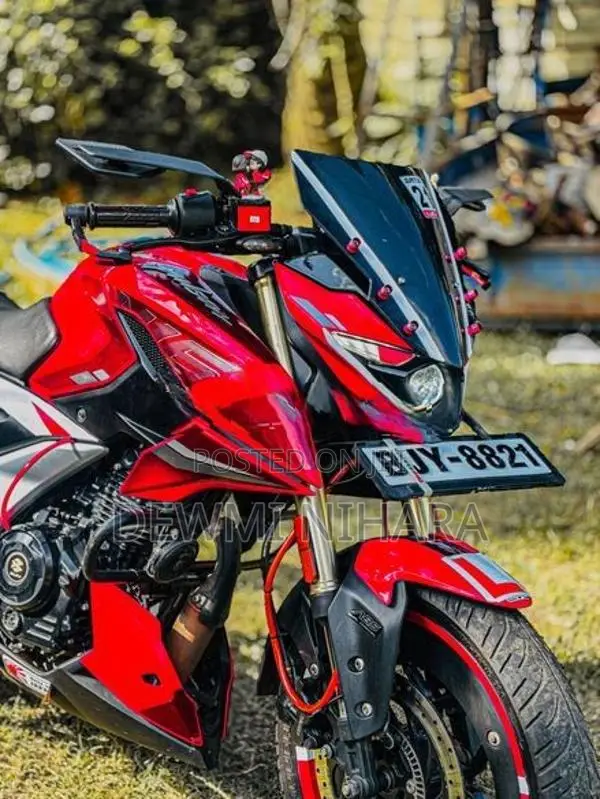 Bajaj Pulsar N160 2025
