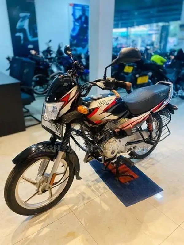 Bajaj CT100 2022