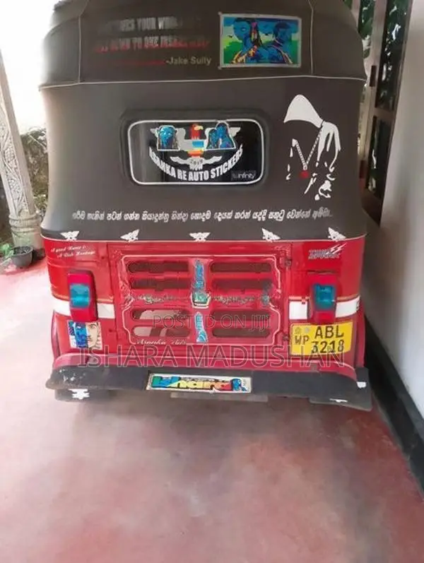 Bajaj RE 2016