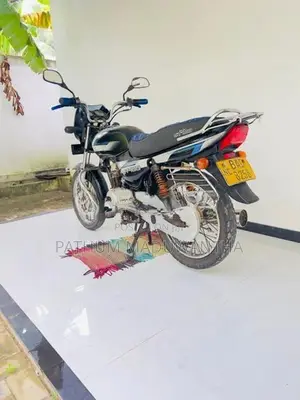 Bajaj CT100 2014