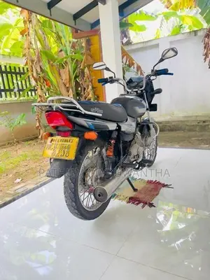 Bajaj CT100 2014