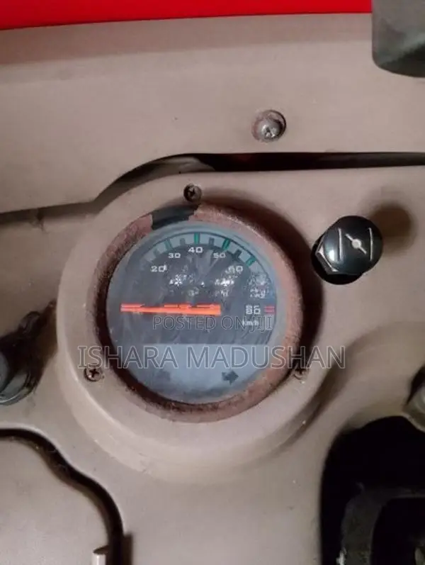Bajaj RE 2016
