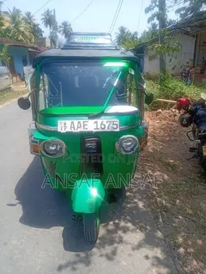 Bajaj RE 2013