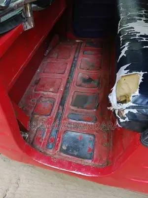 Bajaj RE 1990