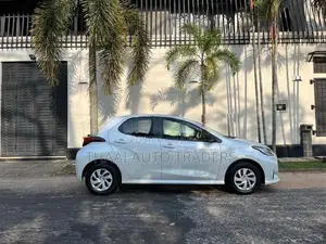 Toyota Yaris G Grade LED BSM 2024